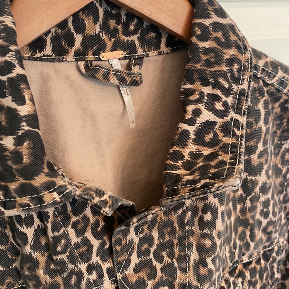 Free People cropped denim leopard jacket M L XL - Picture 3 of 16
